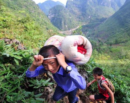 走近山区寄宿生:不吃早餐冬天穿凉鞋被视为“习惯” 走近山区寄宿生:不吃早餐冬天穿凉鞋被视为“习惯”