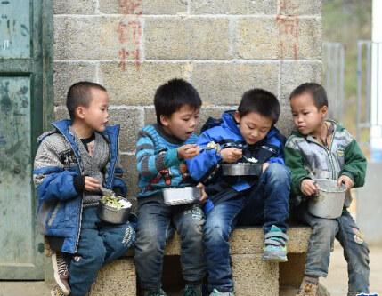 走近山区寄宿生:不吃早餐冬天穿凉鞋被视为“习惯” 走近山区寄宿生:不吃早餐冬天穿凉鞋被视为“习惯”