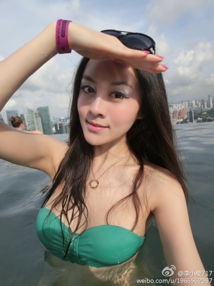 ������Ů����ɹ�٤�� ����װ�㺹����