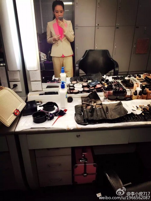 ������Ů����ɹ�٤�� ����װ�㺹����