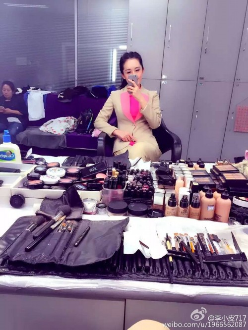 ������Ů����ɹ�٤�� ����װ�㺹����