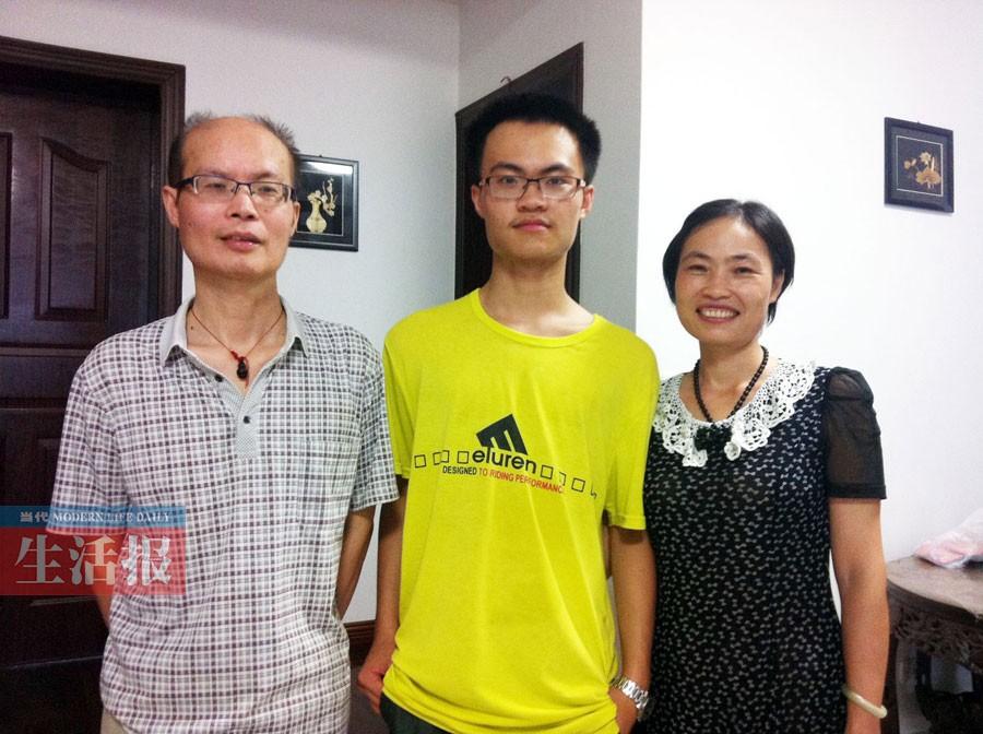 父亲患癌 阳光少年边照顾父亲边学习考上清华(图)