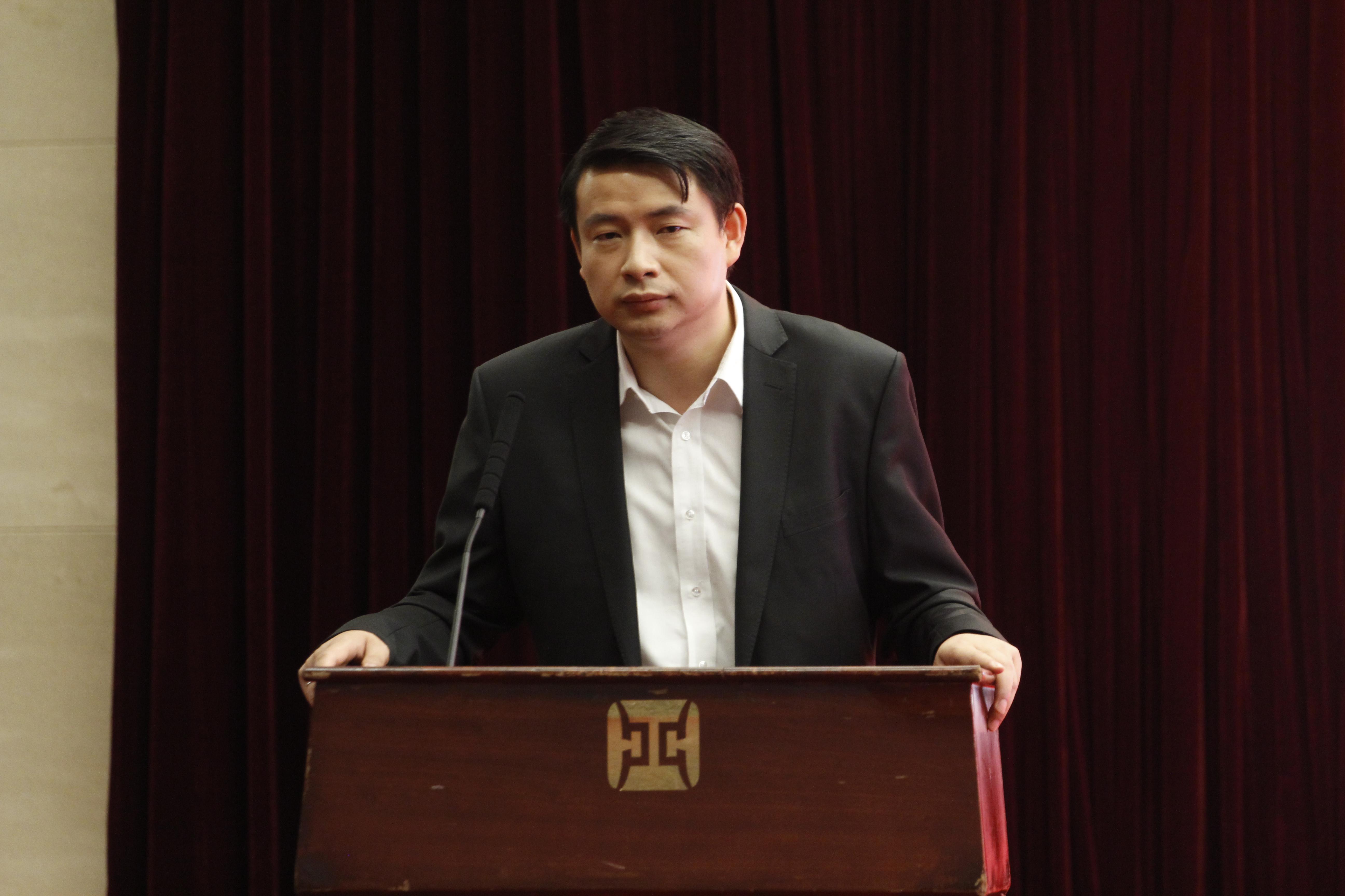 与青春的对话:肩扛梦想与责任 在担当中践行信仰 与青春的对话:肩扛梦想与责任 在担当中践行信仰