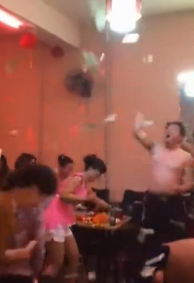 ͬѧ�ۻ��ֳ����ӳಲ��Ǯ�Ÿ� �����˷���