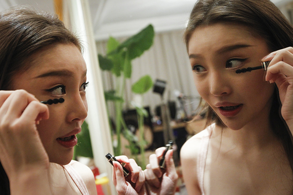 2016��1��14��,�Ϻ�,Ϊ����ֱ��,����ÿ��Ҫ��һ����Сʱ����ױ�� ����ͼƬ �������ż��� ���� ͼ