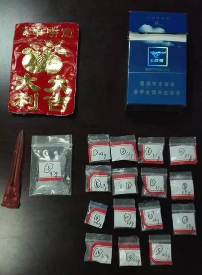 ����90��ĸ��æ���� 1��ຢ�Ӷ����ڼҳ�ֽ��