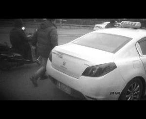 出租车司机勾结黄牛宰客 170元车程收380元 出租车司机勾结黄牛宰客 170元车程收380元