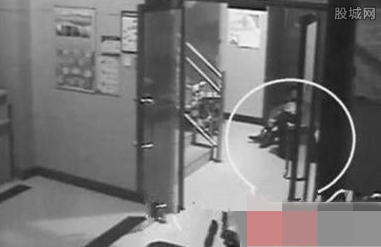 ��Ů��˻������