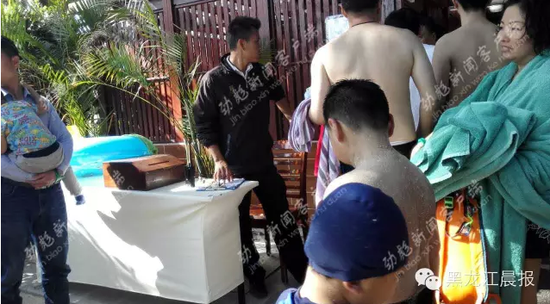 游客三亚上厕所交10元1