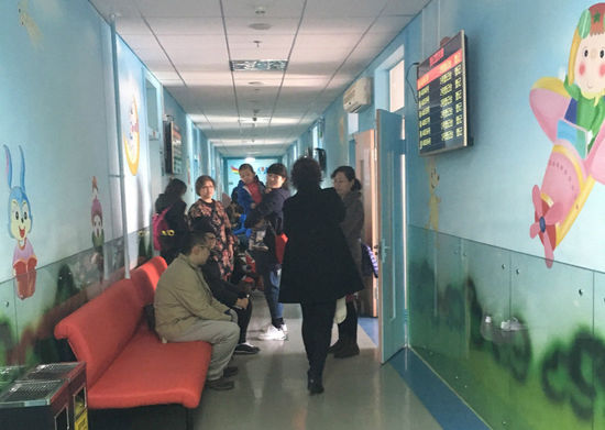 300名涉案嫌疑人集体“失联” 谁在为问题疫苗“保驾护航”?