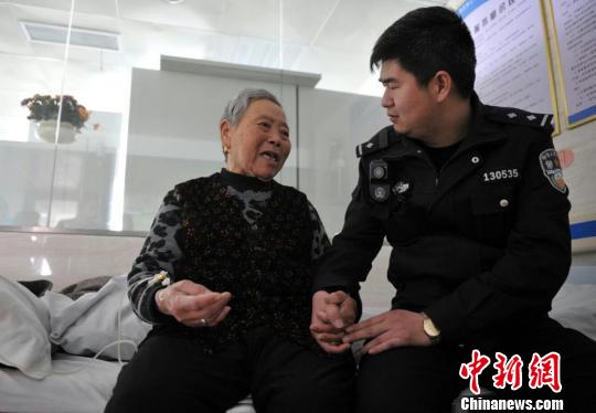 79岁老太被弃医院走廊六子女无人愿结医药费