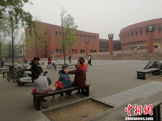 ��У����Ӧ���οͱ�������ѧУ԰�ò��á��޿͡���