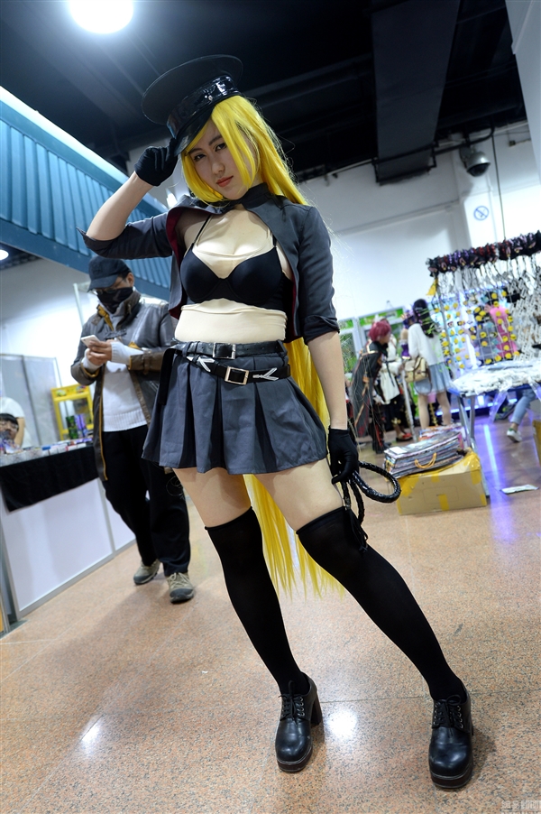 ����ѧ������չ¶��װ�洦�ɼ� ���ش���˿�㳤��ɦ��Ū��(��ͼ)