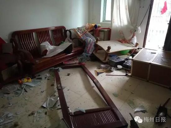 Ů�ӵ�ú����ɱ �����Ѹ�10���β�Ǯȫ�Ǽٱ�