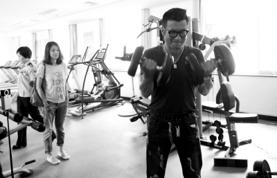 孙兴走进天康戒毒所,分享戒毒经历。京华时报记者欧阳晓菲摄