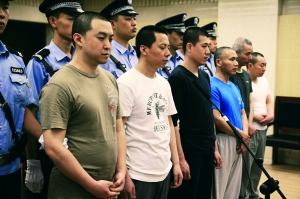 6名嫌犯买卖野生动物制品受审 快递500公斤象牙 6名嫌犯买卖野生动物制品受审 快递500公斤象牙