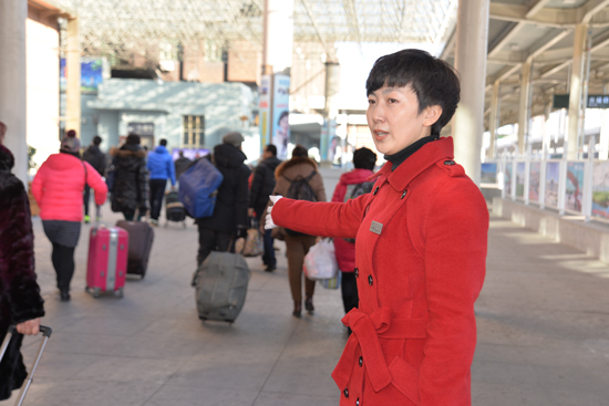 张聪:火车站里的“爱心使者” 张聪:火车站里的“爱心使者”