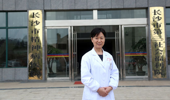 唐江萍:36年坚持用仁心守护病患 唐江萍:36年坚持用仁心守护病患