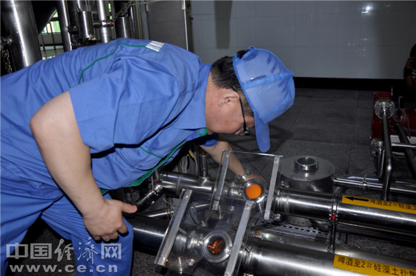 大国工匠李新海:百年青岛啤酒的“创新王” 大国工匠李新海:百年青岛啤酒的“创新王”