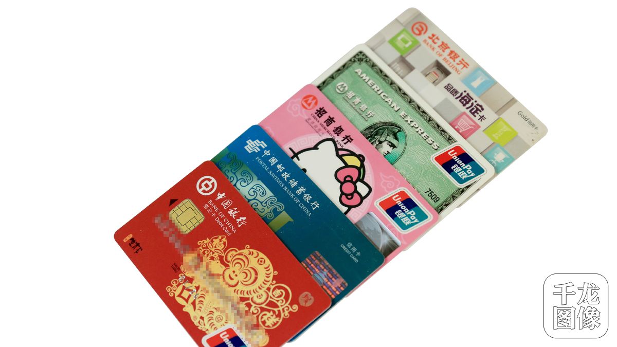 北京"京剧脸"地铁亮相 比现用列车多载千人 北京"京剧脸"地铁亮相 比现用列车多载千人