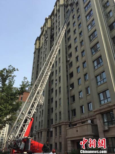 ������һС������ȼ����ը��3��3�˸���������ɢ