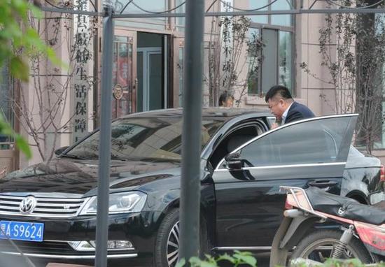 �̺��ξֳ���ʻ�ļ��Ƴ���ͣ���صͱ�����ǰ