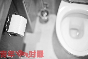 在过去的11年里,小旭(化名)妈妈最不能忍受的便是没有阳光,因为儿子一直尿床,她除了衣物,每天都有床单、被子要洗晒。尿床问题困扰的不只有小旭一家,还有一对夫妻结婚十多年仍然分床睡,也是因为尿床。