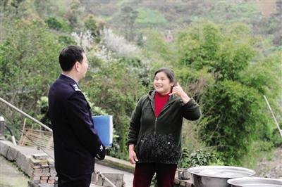 陈蒲帮胡德秀找到离家5年的孩子。