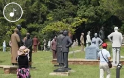 早安海峡:蒋介石铜像头藏于“独派”常驻的帐篷