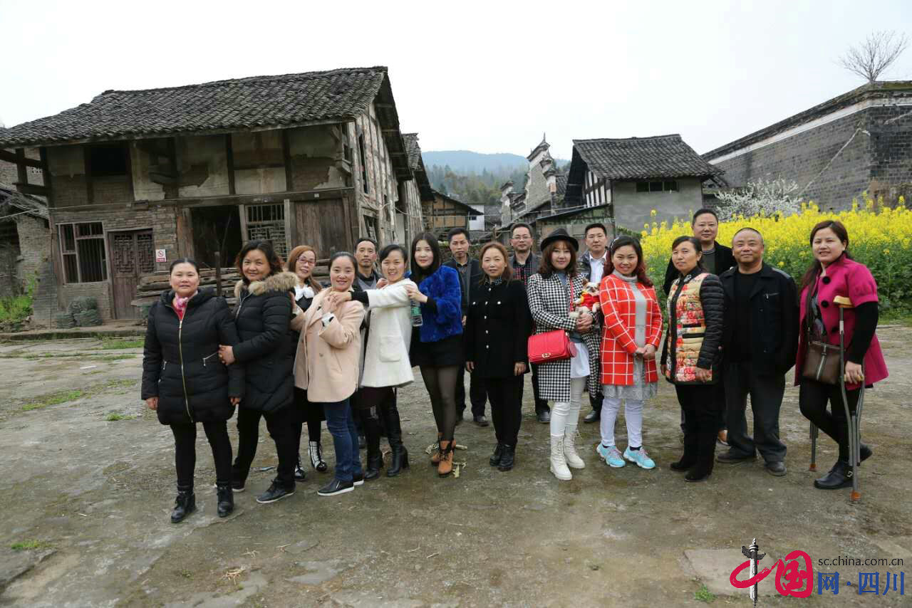 平昌实验小学:走基层、看变化、谋发展 开展系列活动庆祝“三八”国际妇女节 平昌实验小学:走基层、看变化、谋发展 开展系列活动庆祝“三八”国际妇女节