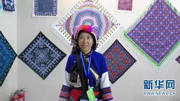 彝族刺绣非遗传承人马琼芬