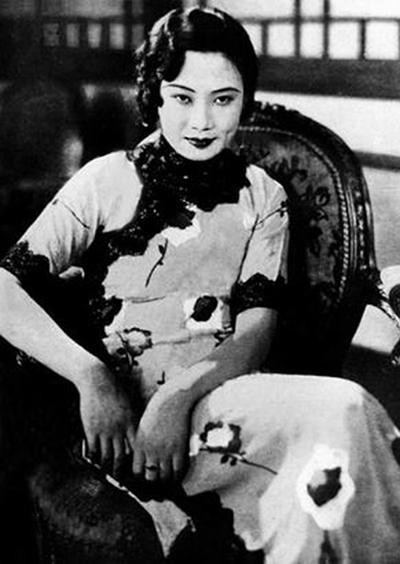 �ձ�����ϼ��̩������� ͼ�������������ĵ�һ��Ů����ͼ��