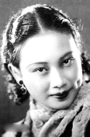 �ձ�����ϼ��̩������� ͼ�������������ĵ�һ��Ů����ͼ��