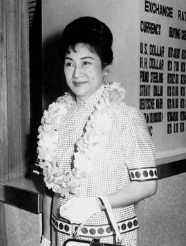 �ձ�����ϼ��̩������� ͼ�������������ĵ�һ��Ů����ͼ��