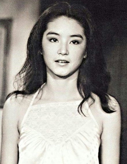 �ձ�����ϼ��̩������� ͼ�������������ĵ�һ��Ů����ͼ��