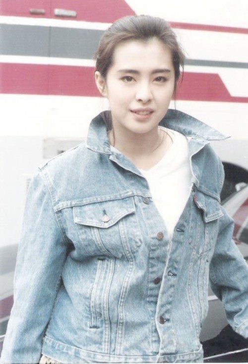 �ձ�����ϼ��̩������� ͼ�������������ĵ�һ��Ů����ͼ��