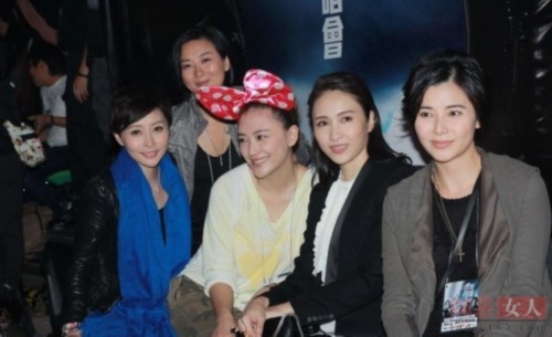 �ձ�����ϼ��̩������� ͼ�������������ĵ�һ��Ů����ͼ��