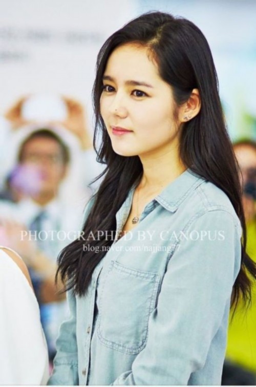 �ձ�����ϼ��̩������� ͼ�������������ĵ�һ��Ů����ͼ��