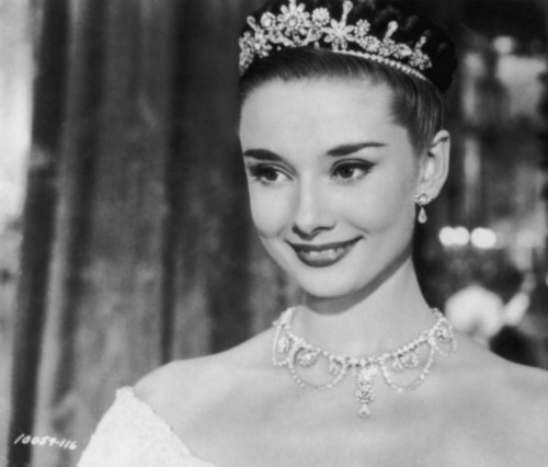 �ձ�����ϼ��̩������� ͼ�������������ĵ�һ��Ů����ͼ��