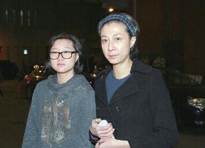 成龙若认<em>女儿</em>或<em>关系</em>财产 林凤娇心结关键_港澳