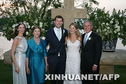 5��10�գ�������ͳ��ʲ����һ������һ�������������������ʲ��Ů���Ű�������һ��������ղ�ȣ��Ҷ��������ɺڸ��У��ڻ�����Ӱ��10�հ�������ʲ��ͳ�İ�Ůղ���������ÿ���˹�ݿ��͸���ũ������¶������뽻���Ѿõ����Ѻڸ񹲽�������