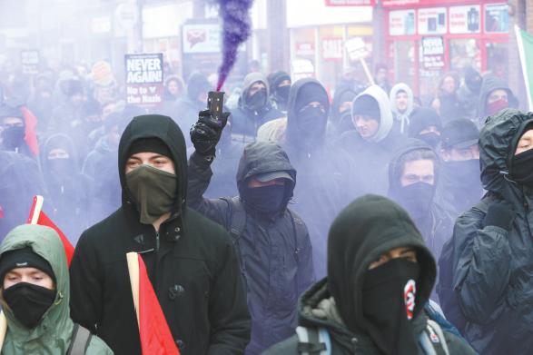 1��30�գ�Ӣ����𷴶���֧�ֽ����������Ⱥ������ͷ��ͻ��