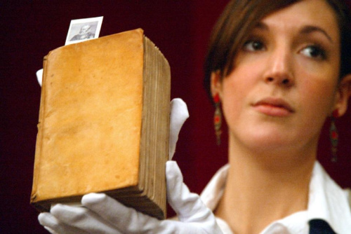 Ӣ���ķ��ɻ���Ҫ�ļ���ӡ������Ƥ�ϻ�����Ƥ��д��