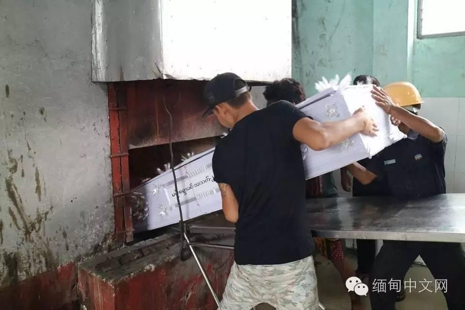 ���ձ��� ���24���ɫ��Ů��������