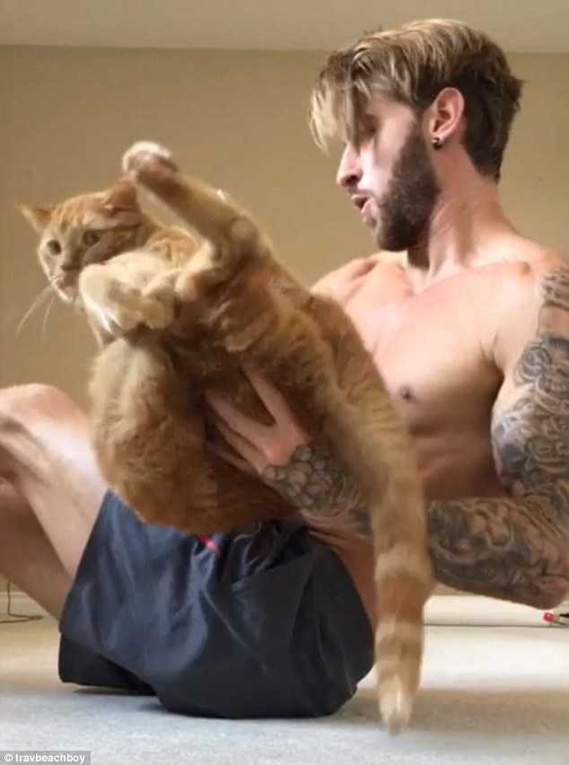 ���ô�˧����ģ�밮è�����ջ�ǧ���˿