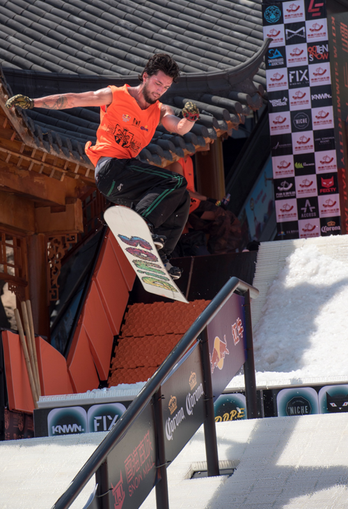 40度高温下的滑雪赛 “雪山之王”夏季赛南昌开战 40度高温下的滑雪赛 “雪山之王”夏季赛南昌开战