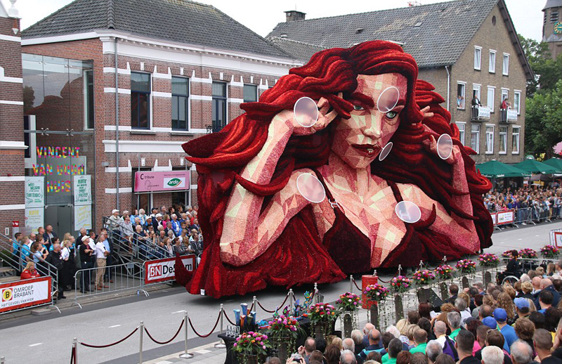 荷兰年度鲜花游行惊艳亮相 花车生动 荷兰年度鲜花游行惊艳亮相 花车生动