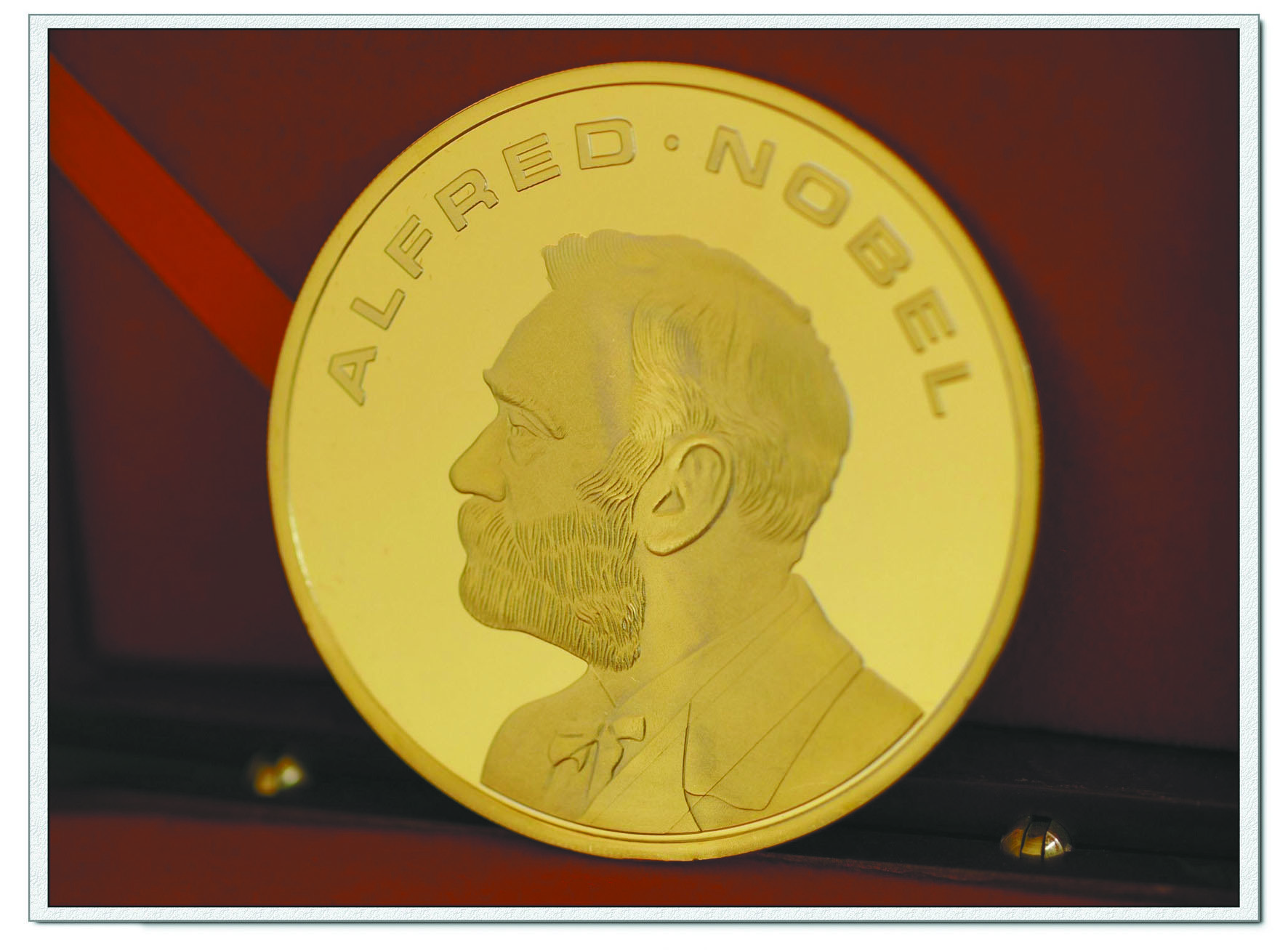 诺贝尔文学奖花落谁家?赔率榜村上春树仍吸睛