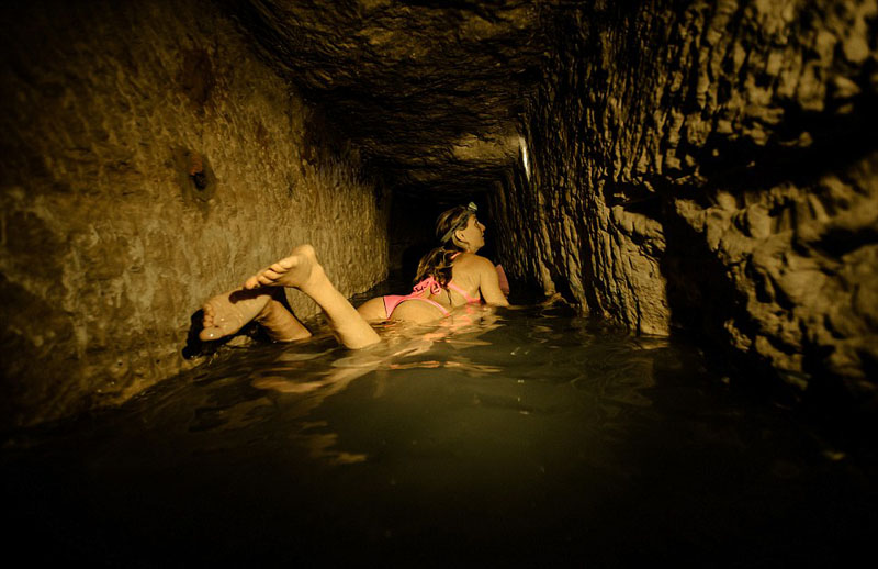 ��Ů��ĹѨ̽�� �ɵ��³��˵�һ��