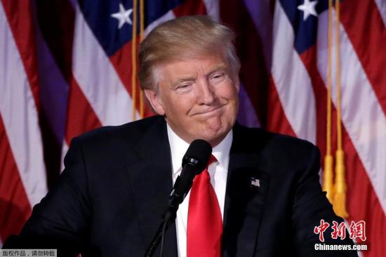 当地时间11月9日凌晨,唐纳德·特朗普宣布,希拉里·克林顿已经致电给他,祝贺他赢得2016美国总统大选。美国共和党总统候选人特朗普成功逆转选前的不利局面,击败民主党候选人希拉里·克林顿。